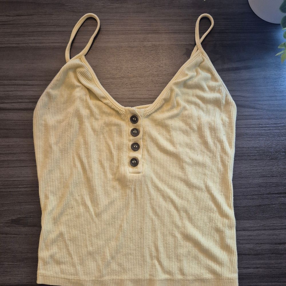 Windsor Yellow Ribbed Button-Front Crop Tank